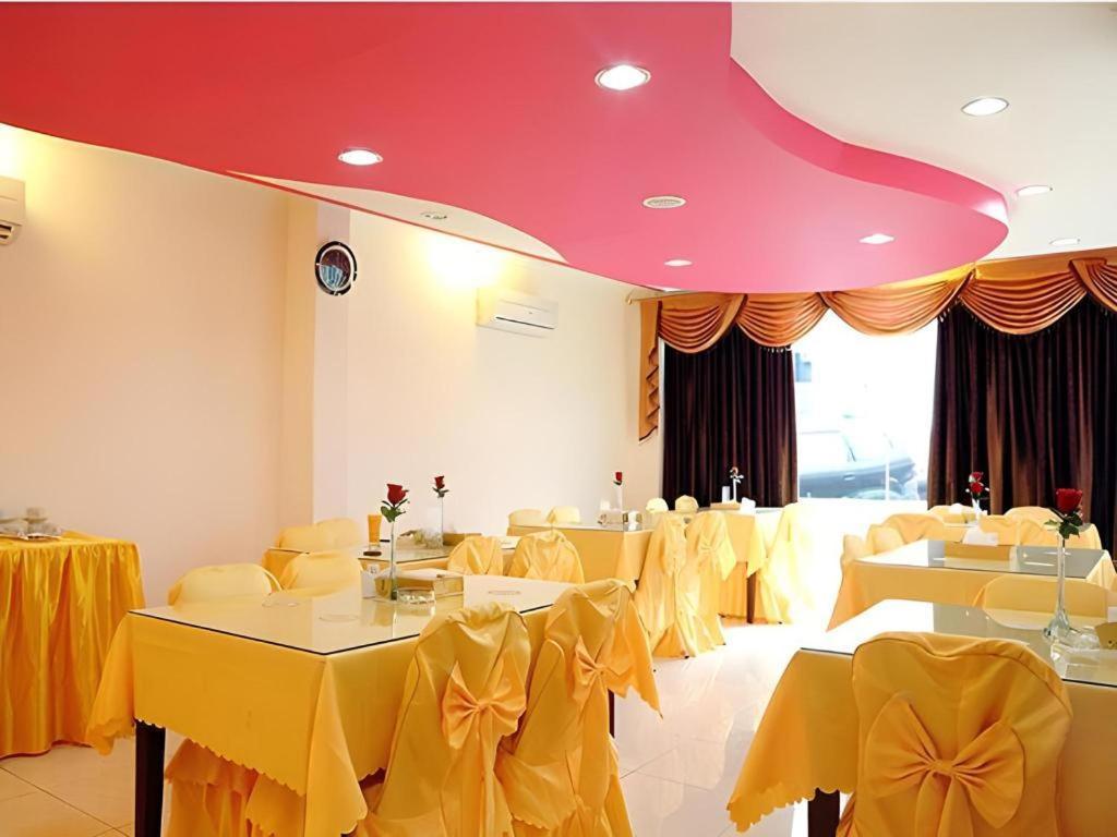 Hotel Rovi Boutique Джакарта Екстериор снимка